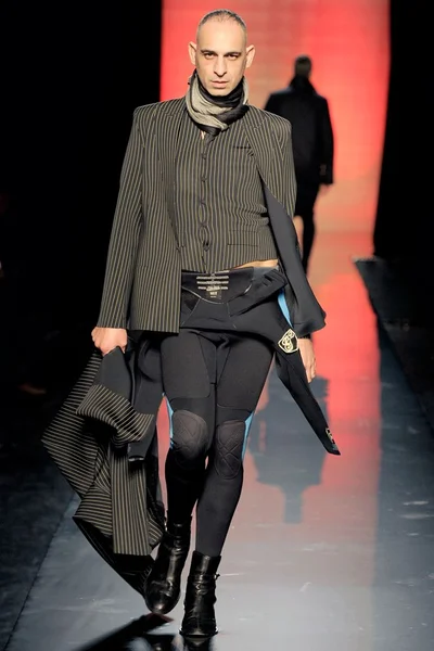 Look 23